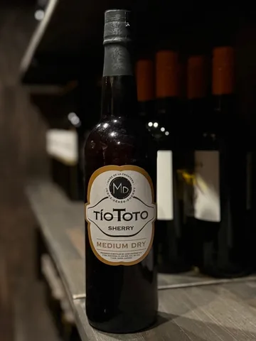 Tío Toto Medium Dryのボトル