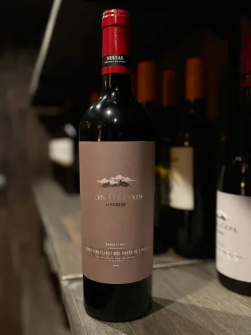 Los Olivos de Nekeas Reservaのボトル